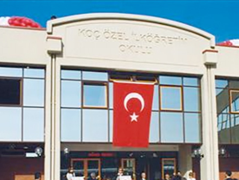 VKV Koç Özel İlkokulu, Ortaokulu ve Lisesi Fen Bilimler Binası / İstanbul
